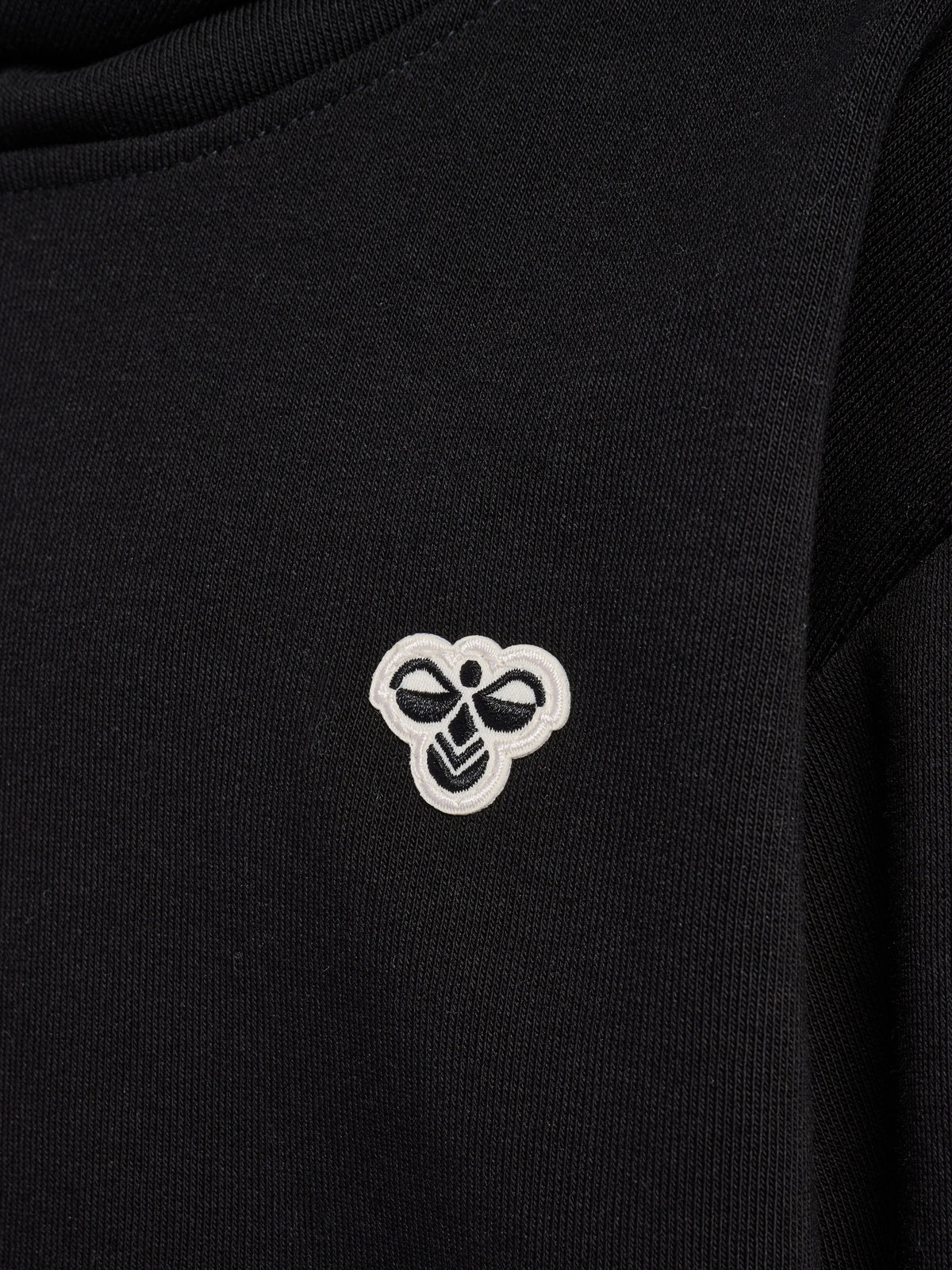 hmlJR LOOSE HOODIE BEE – BLACK
