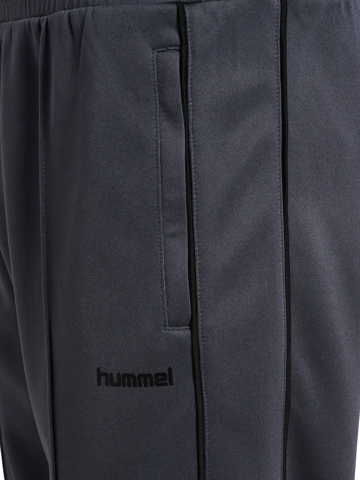 hmlCLUB TRACK PANTS – EBONY
